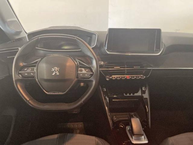 Peugeot 208 image 9