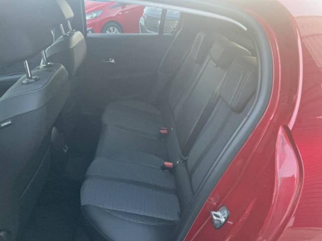 Peugeot 208 image 6