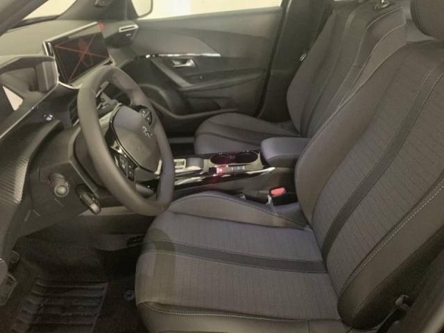 Peugeot 2008 image 8