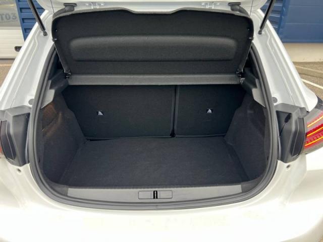 Peugeot 208 image 9