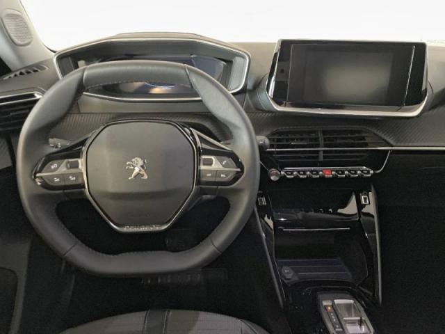 Peugeot 2008 image 2