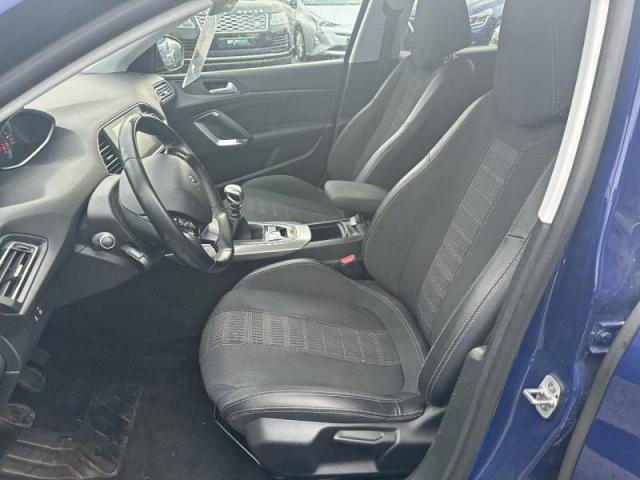 Peugeot 308 image 2