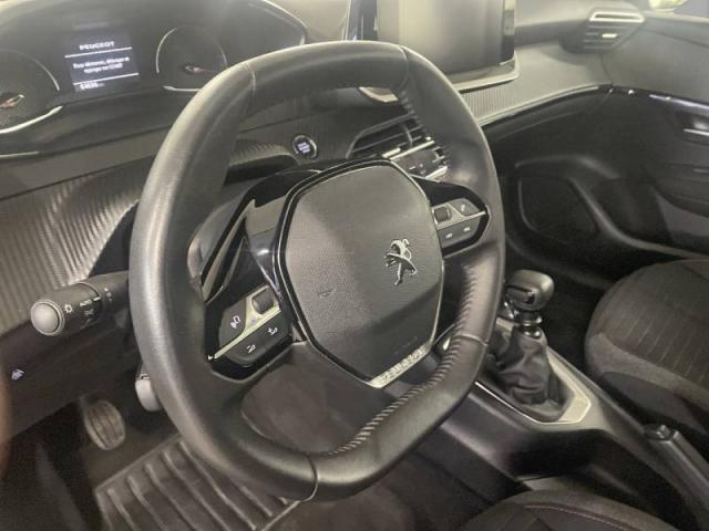 Peugeot 208 image 6