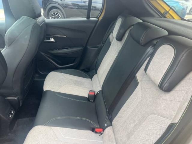 Peugeot 208 image 8