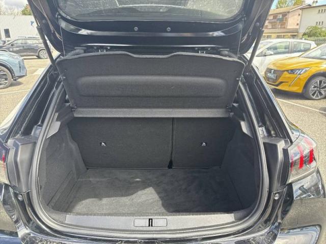 Peugeot 208 image 6