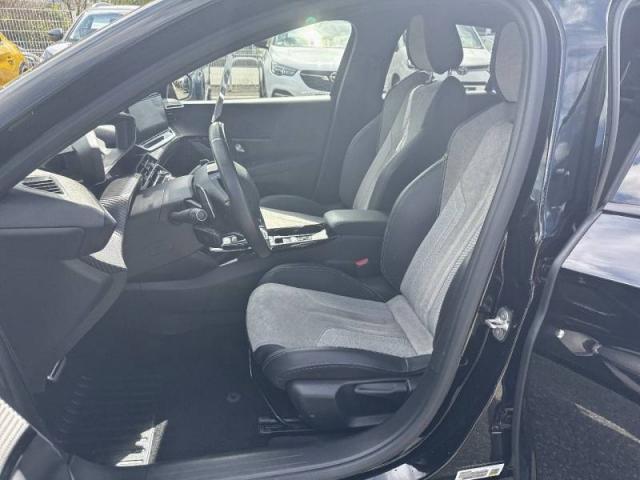 Peugeot 208 image 9