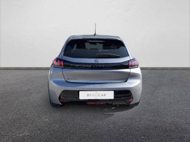 Peugeot 208 image 6