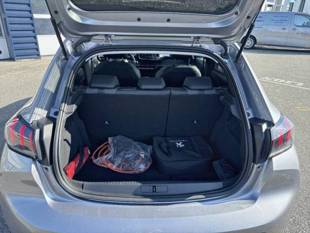 Peugeot 208 image 9