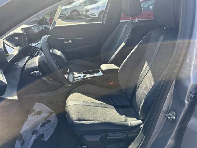 Peugeot 208 image 3