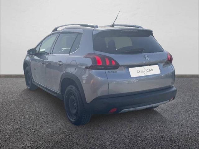 Peugeot 2008 image 2
