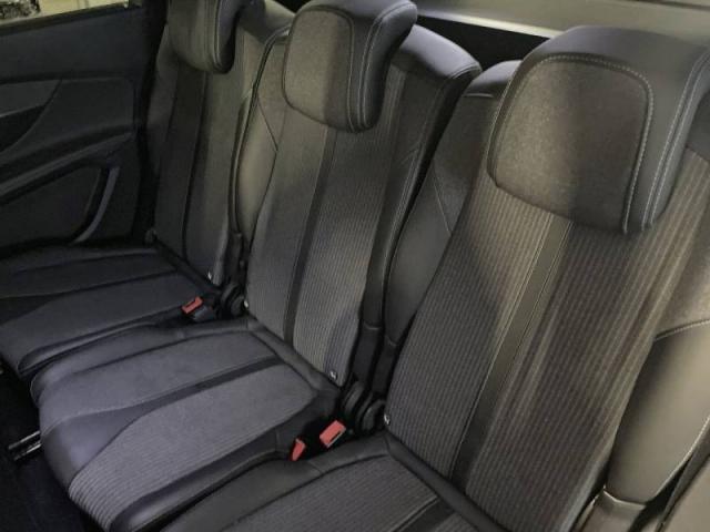 Peugeot 5008 image 1