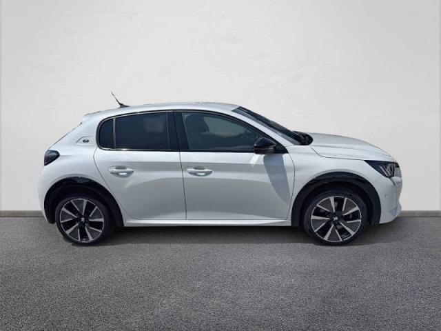 Peugeot 208 image 7