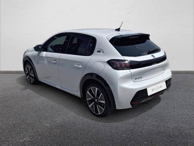 Peugeot 208 image 1