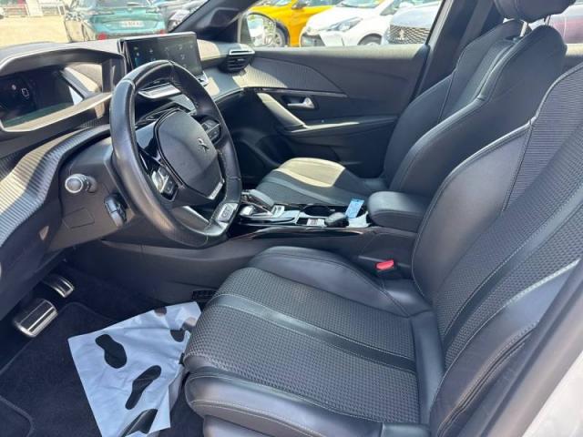 Peugeot 208 image 2