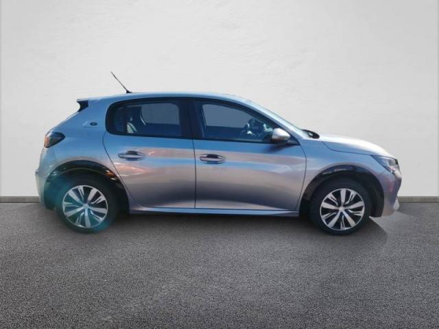 Peugeot 208 image 9