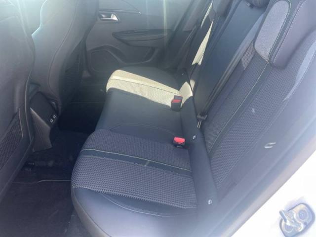 Peugeot 2008 image 2