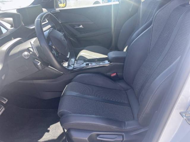 Peugeot 2008 image 3