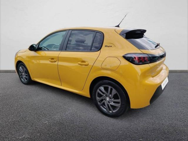 Peugeot 208 image 8