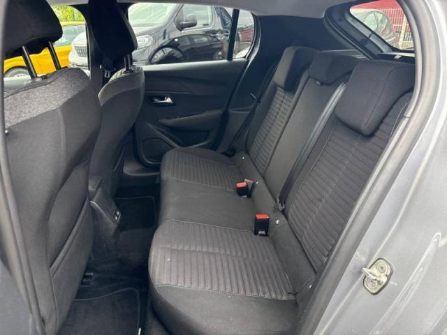 Peugeot 208 image 1