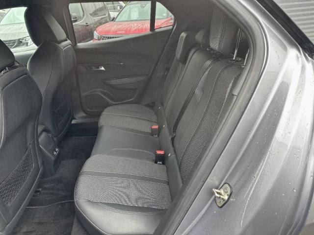 Peugeot 2008 image 2