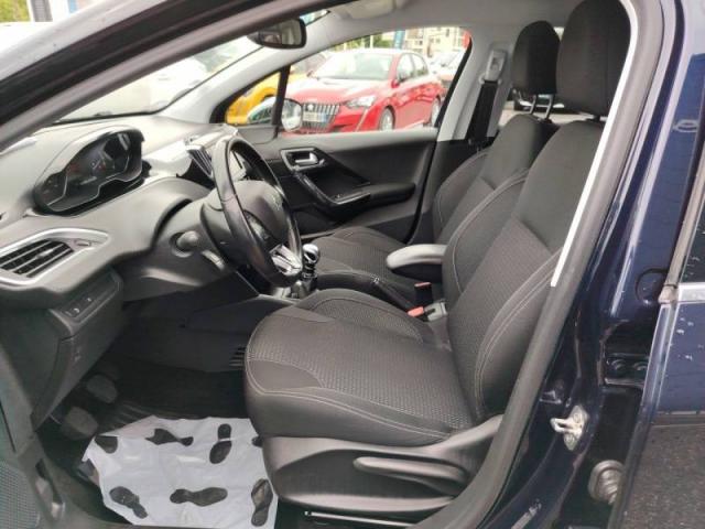 Peugeot 208 image 6