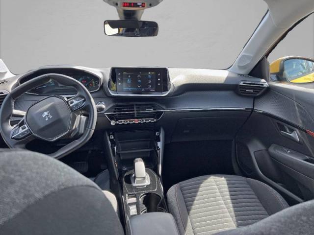 Peugeot 208 image 8