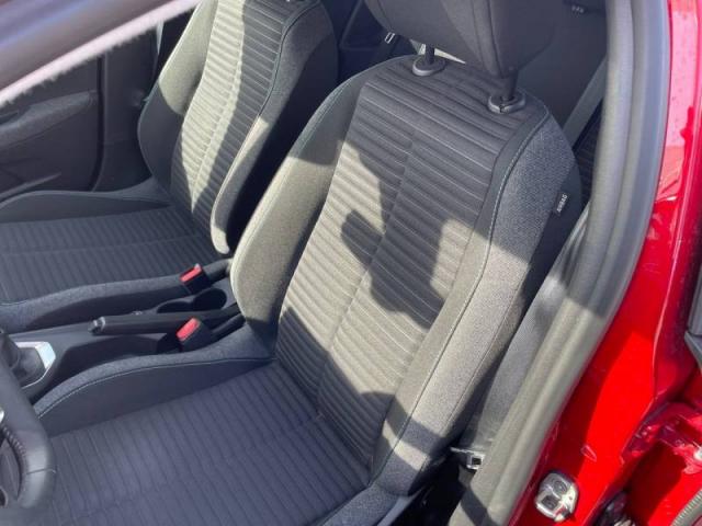 Peugeot 208 image 6
