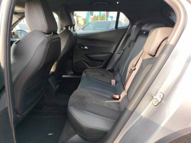 Peugeot 2008 image 2