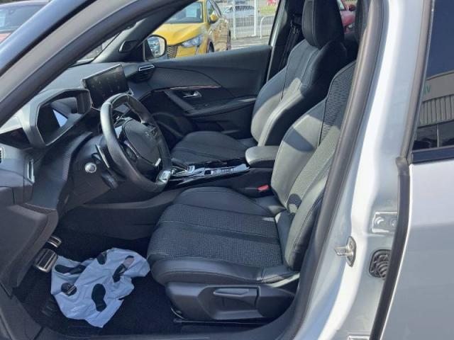 Peugeot 2008 image 9