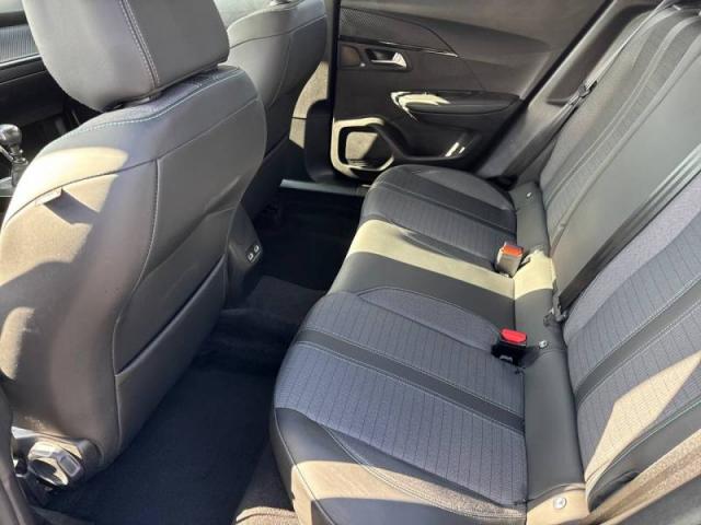 Peugeot 2008 image 2