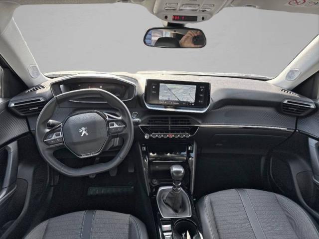 Peugeot 2008 image 8