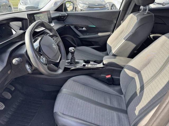 Peugeot 2008 image 9