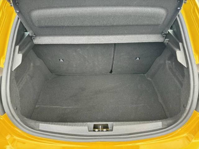 Peugeot 208 image 7