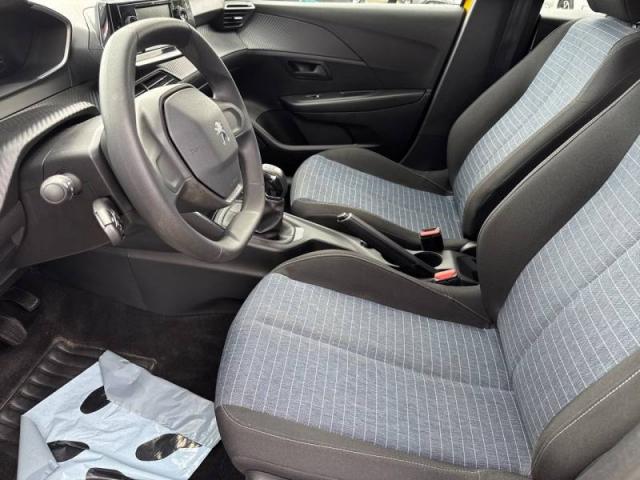 Peugeot 208 image 2
