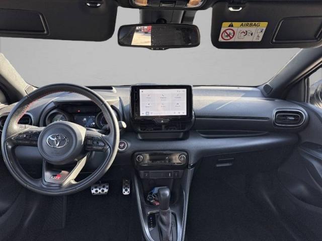Toyota Yaris image 2