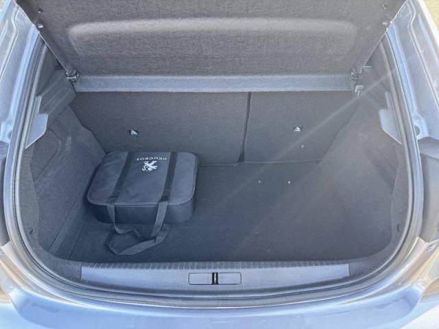Peugeot 208 image 8