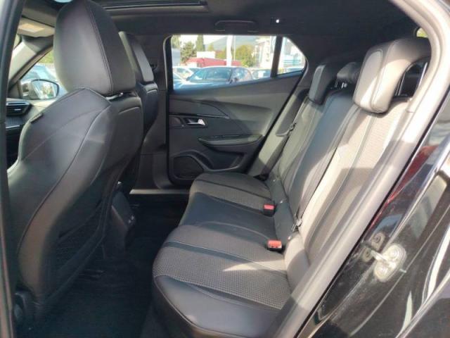 Peugeot 2008 image 2