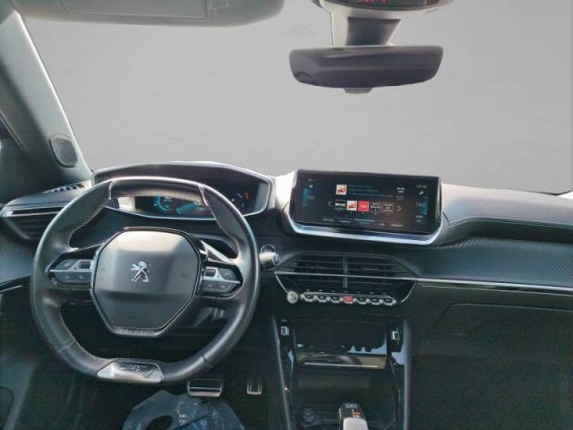 Peugeot 2008 image 3