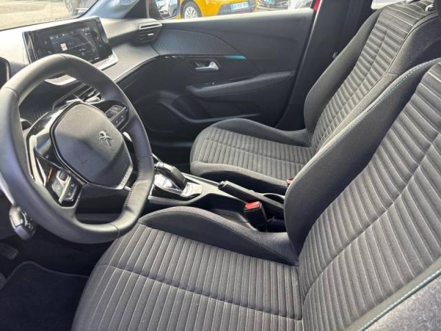 Peugeot 208 image 2