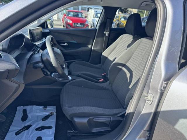 Peugeot 2008 image 8