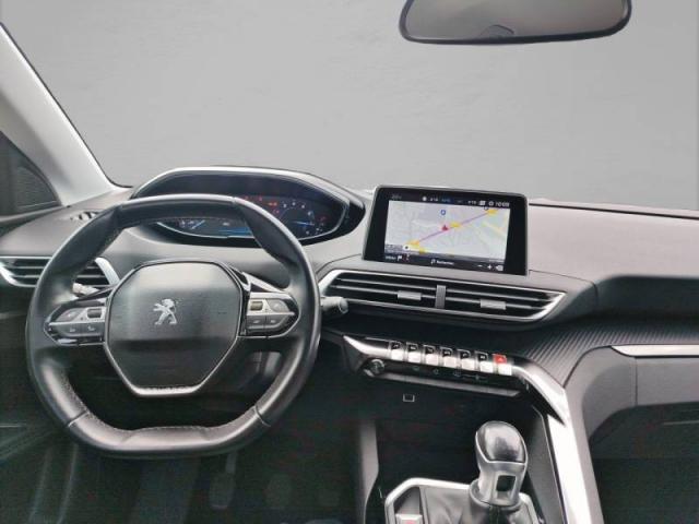 Peugeot 3008 image 2