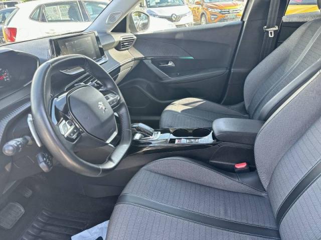 Peugeot 2008 image 8