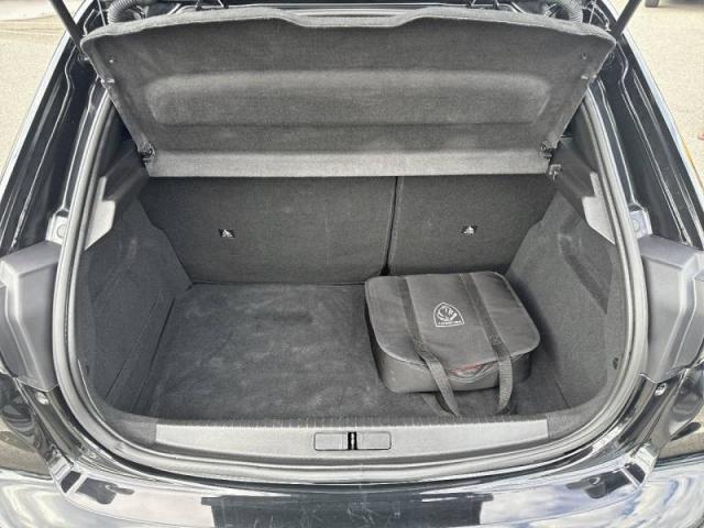 Peugeot 208 image 6