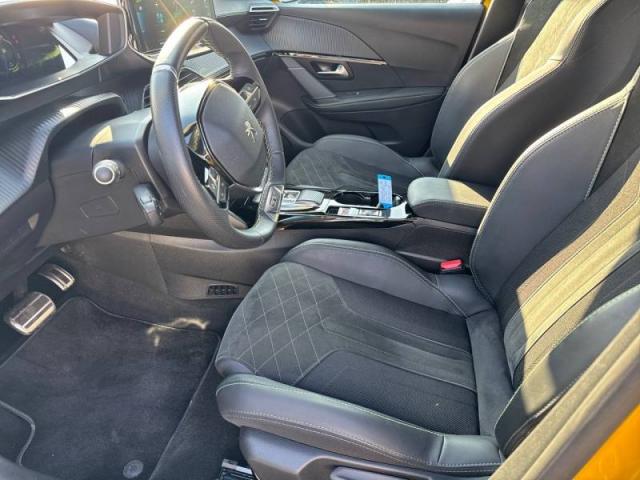 Peugeot 208 image 9