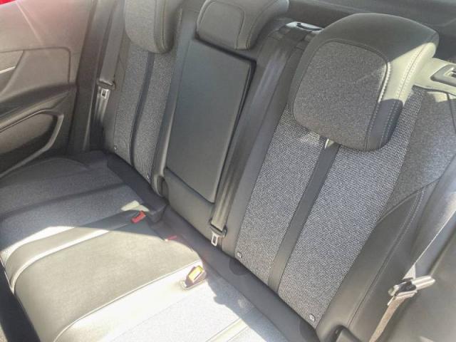 Peugeot 3008 image 8