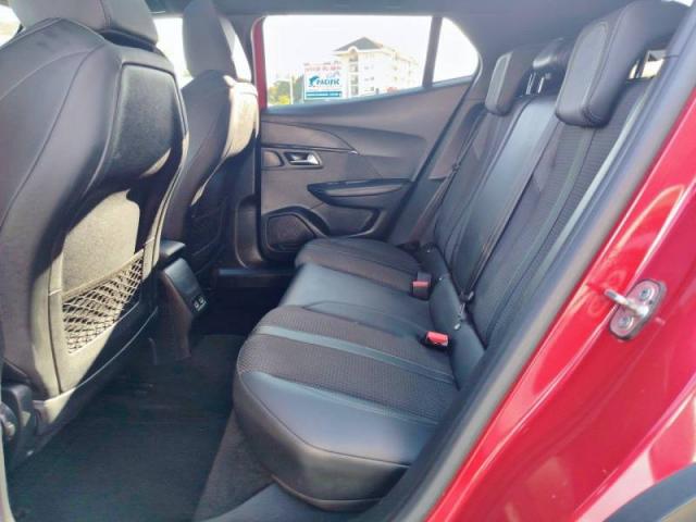 Peugeot 2008 image 8