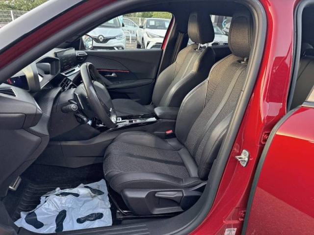 Peugeot 2008 image 8