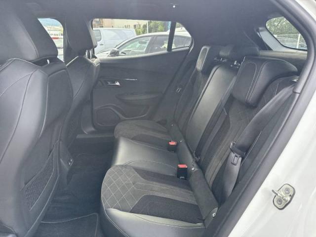 Peugeot 2008 image 9