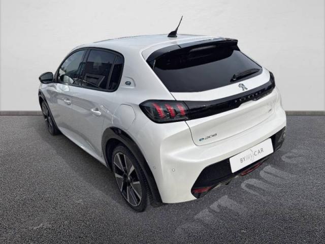 Peugeot 208 image 9