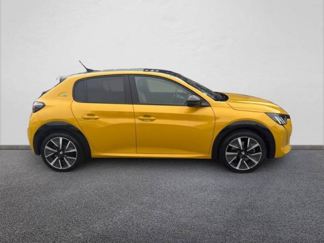 Peugeot 208 image 8